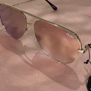 NWT Quay Australia High Key Gold Desi Perkins Aviator Sunglasses